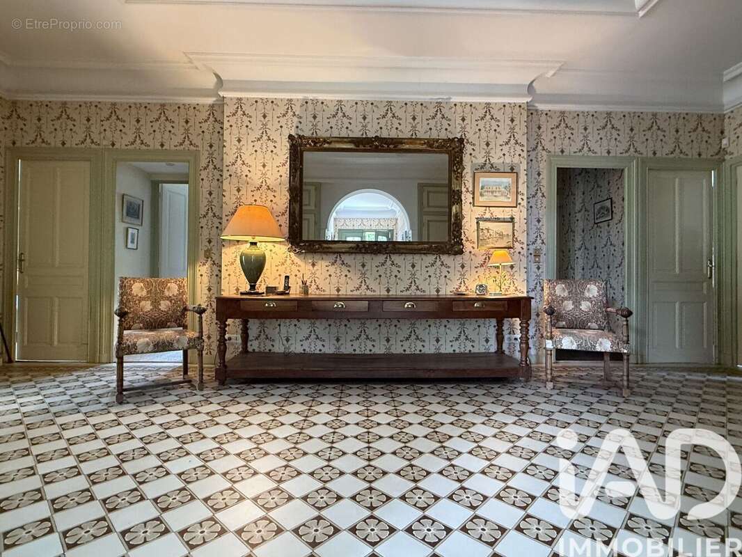 Maison 220 m² à Villefranche-Sur-Saone  - photo 4