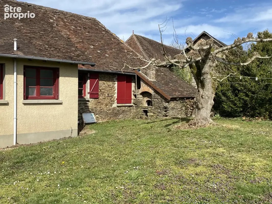 Meuzac dans un joli hameau. une maison avec sa grange et son puits - photo 6