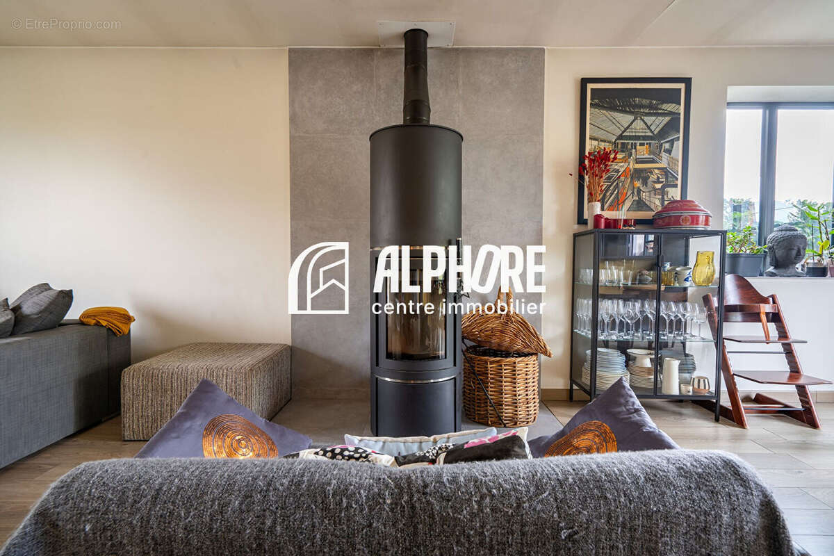 Maison à SAINT-ETIENNE-DE-MONTLUC