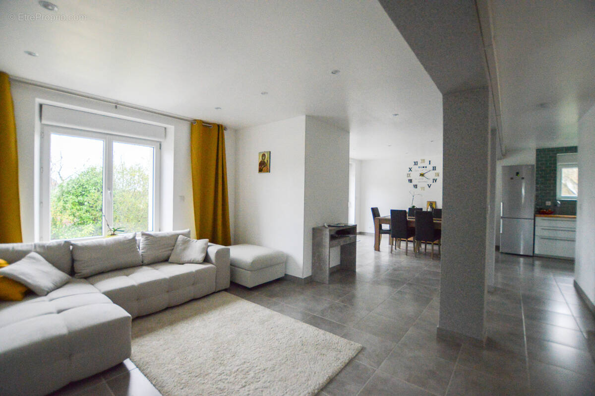 Maison à LA ROCHE-MAURICE