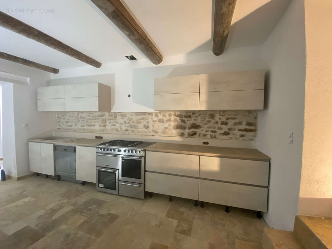 Maison à FONTAINE-DE-VAUCLUSE