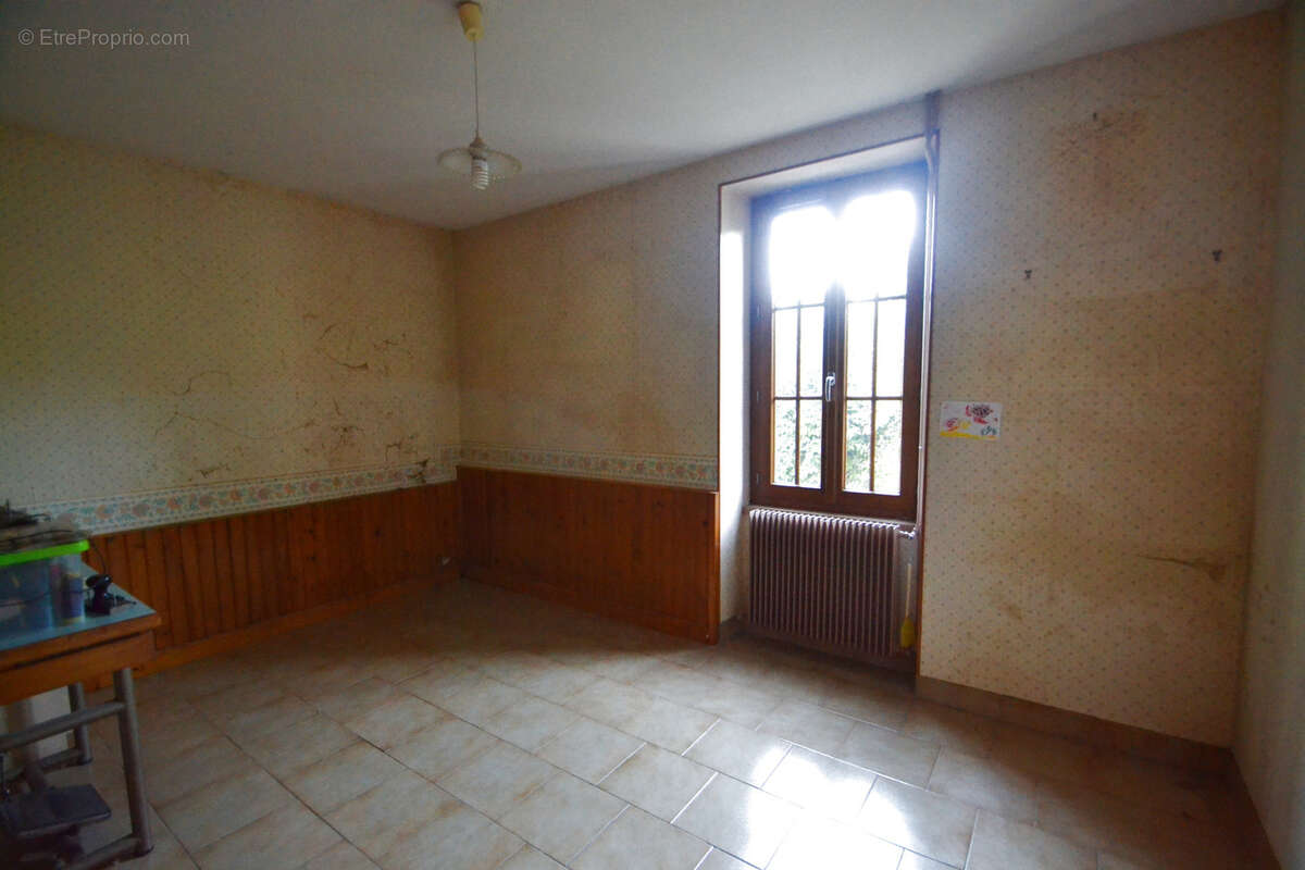 Maison à MONTEIGNET-SUR-L'ANDELOT