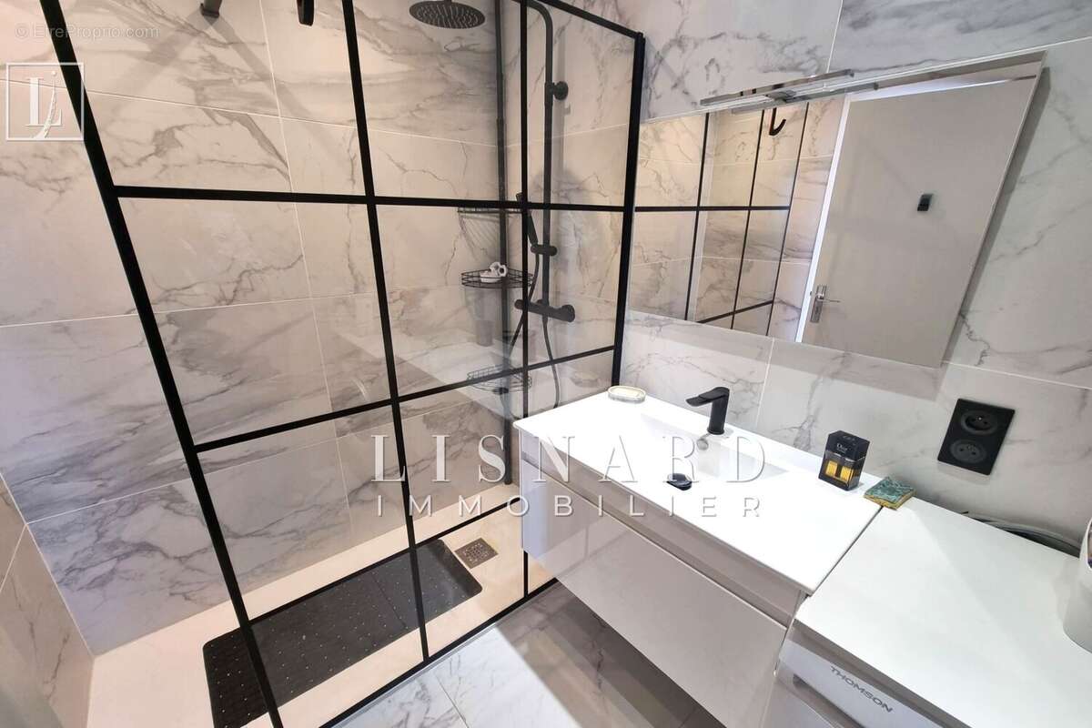 Appartement à VALLAURIS