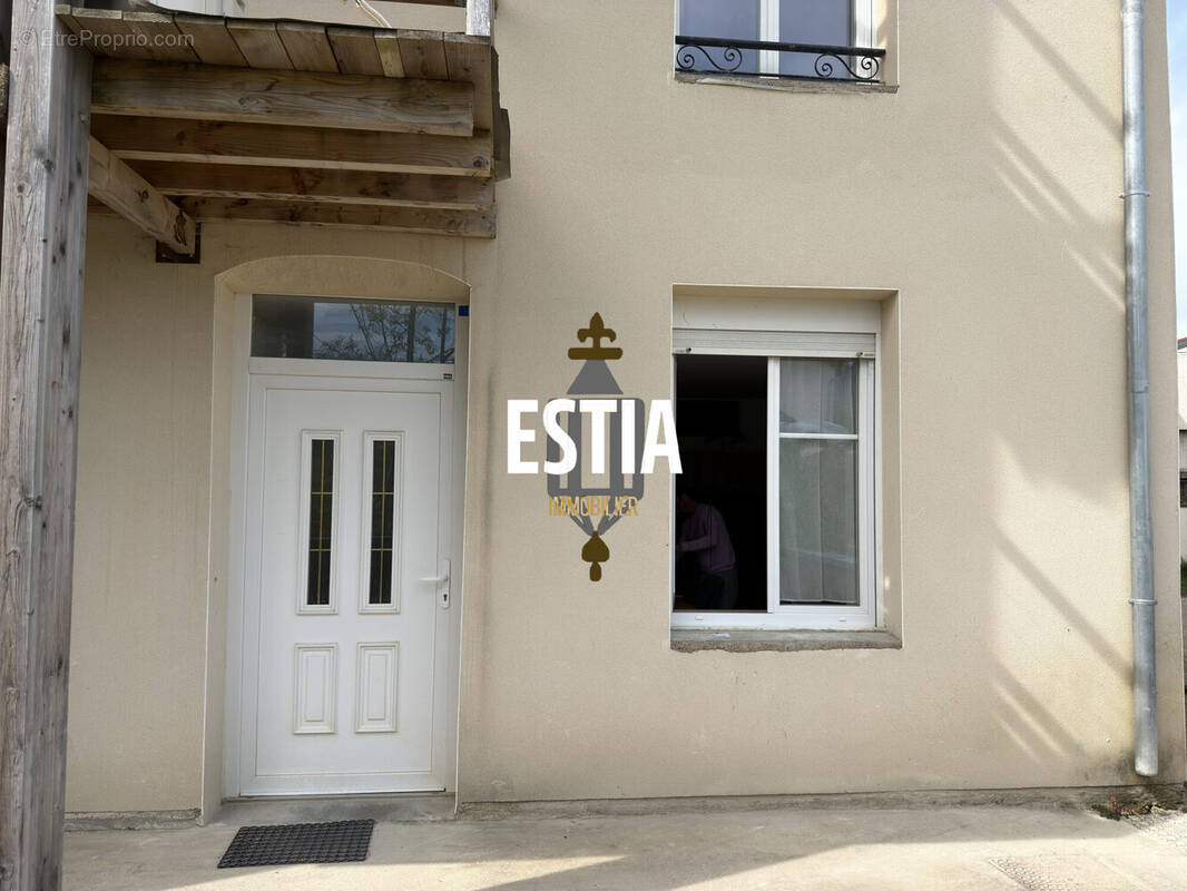Appartement à LAY-SAINT-CHRISTOPHE
