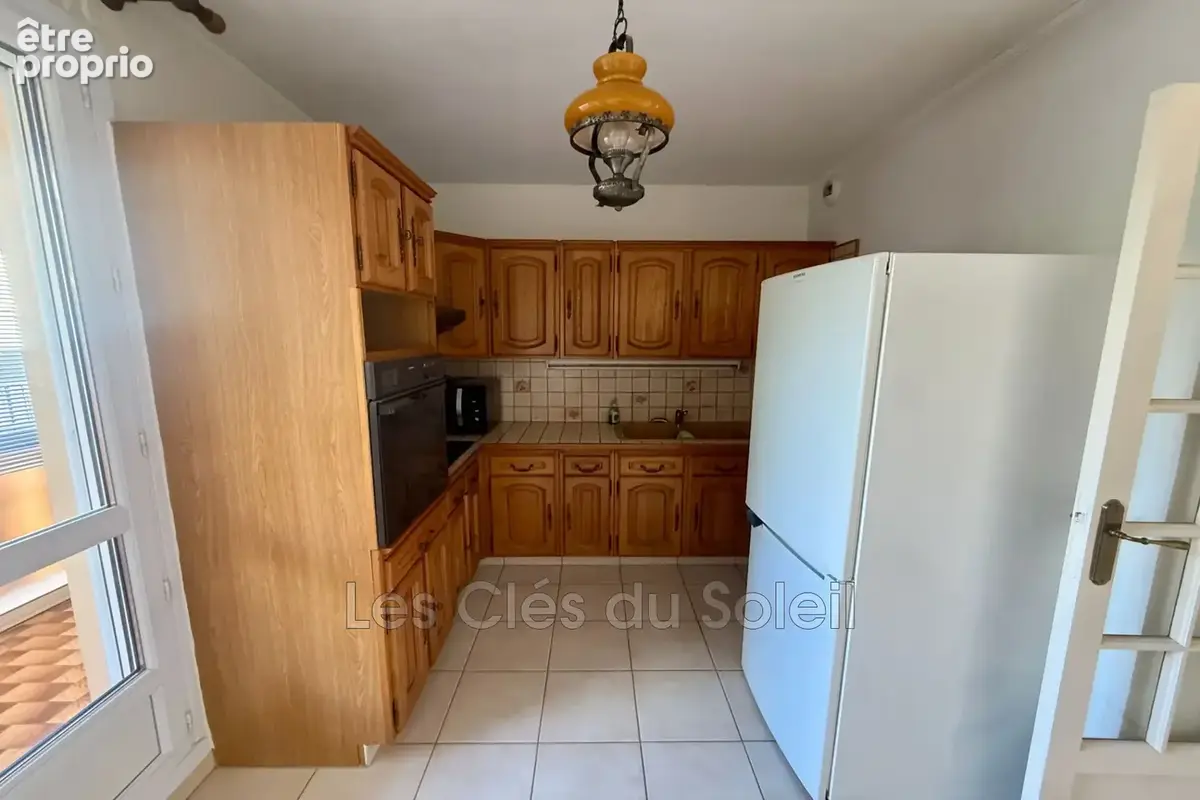 Appartement 4 pièces 78 m² à vendre à Hyeres (83400) - photo 3