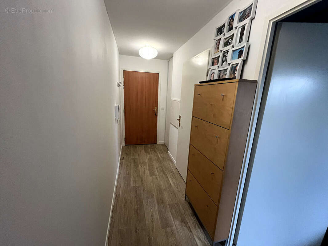 Appartement à CHANTELOUP-LES-VIGNES