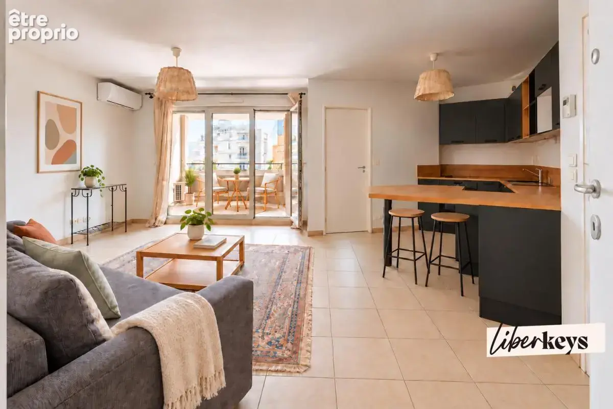 T2 - 43 m² -lumineux avec terrasse, tramway au pied – 26e Centenaire - photo 2
