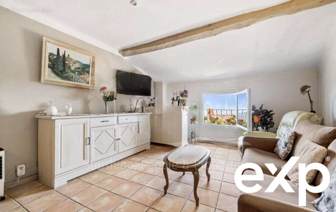 Appartement à CHATEAUNEUF-GRASSE