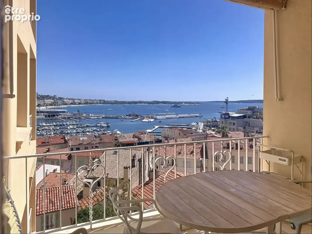 Cannes le suquet – appartement de charme avec terrasse et vue mer panoramique - photo 2