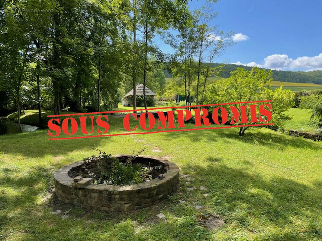 Terrain à PRECY-SUR-VRIN