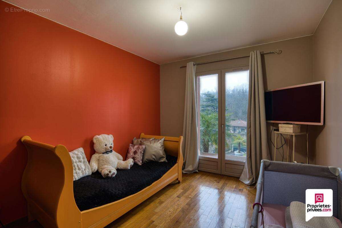 Magnifique maison familiale de 158 m2  + sous sol - Terrain  2445 m2 - photo 15