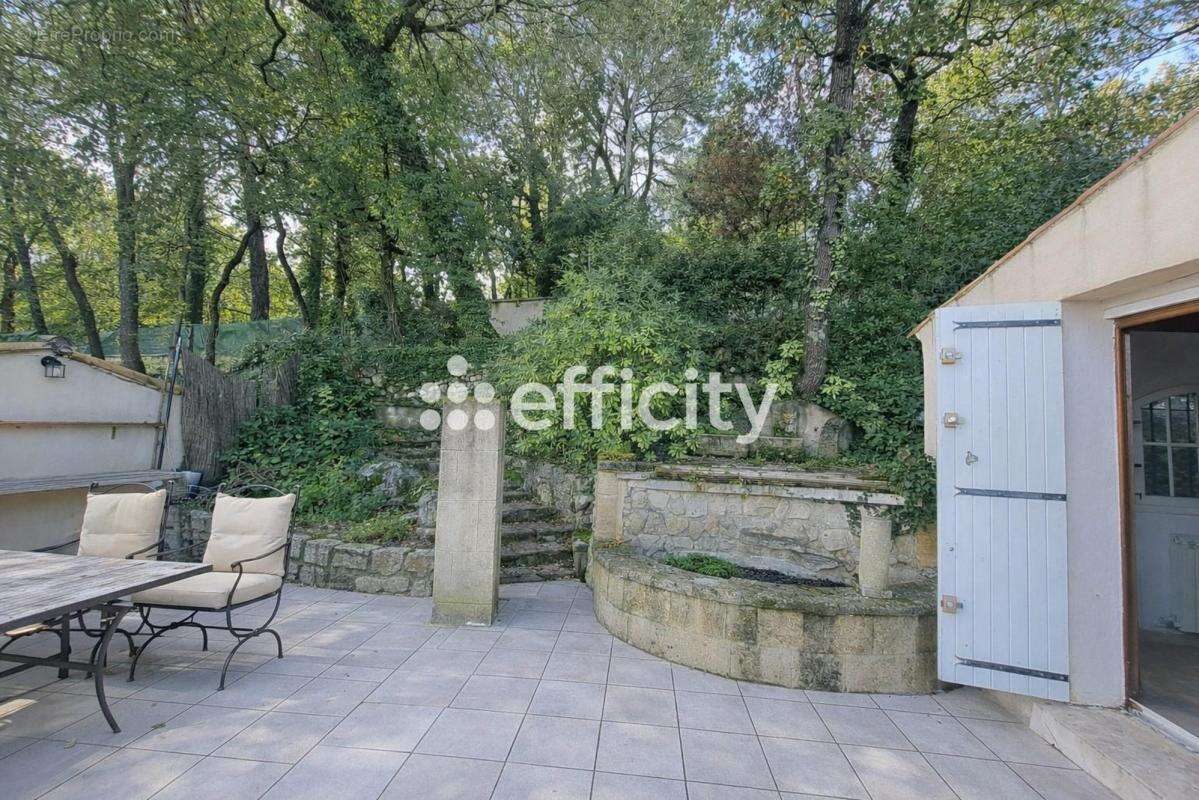 Maison 170 m² à La Roque-D'antheron  - photo 8