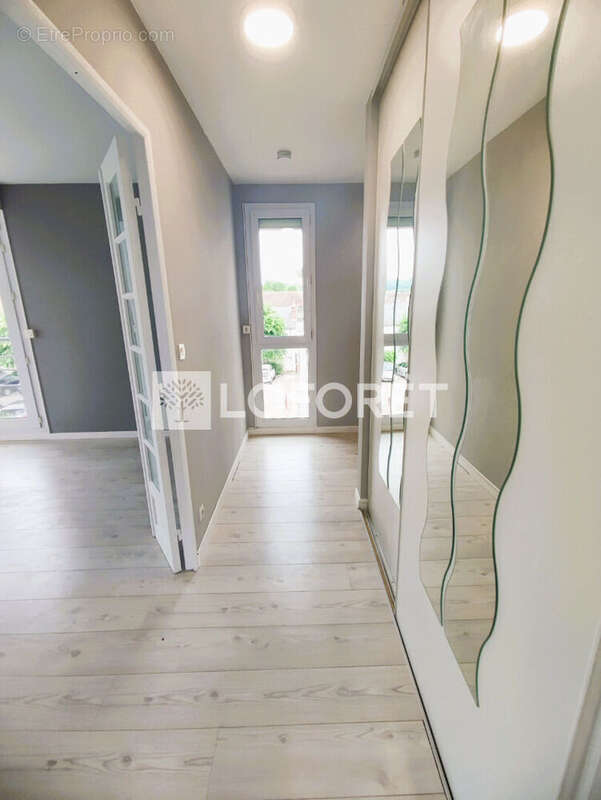 Appartement à ROSNY-SUR-SEINE