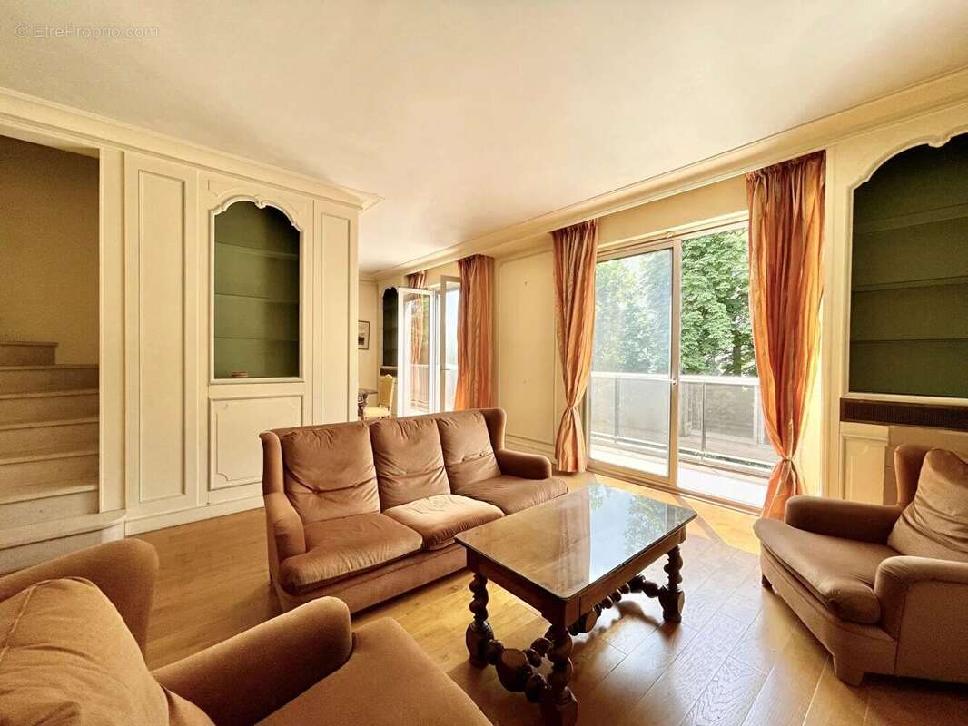 Appartement à NEUILLY-SUR-SEINE