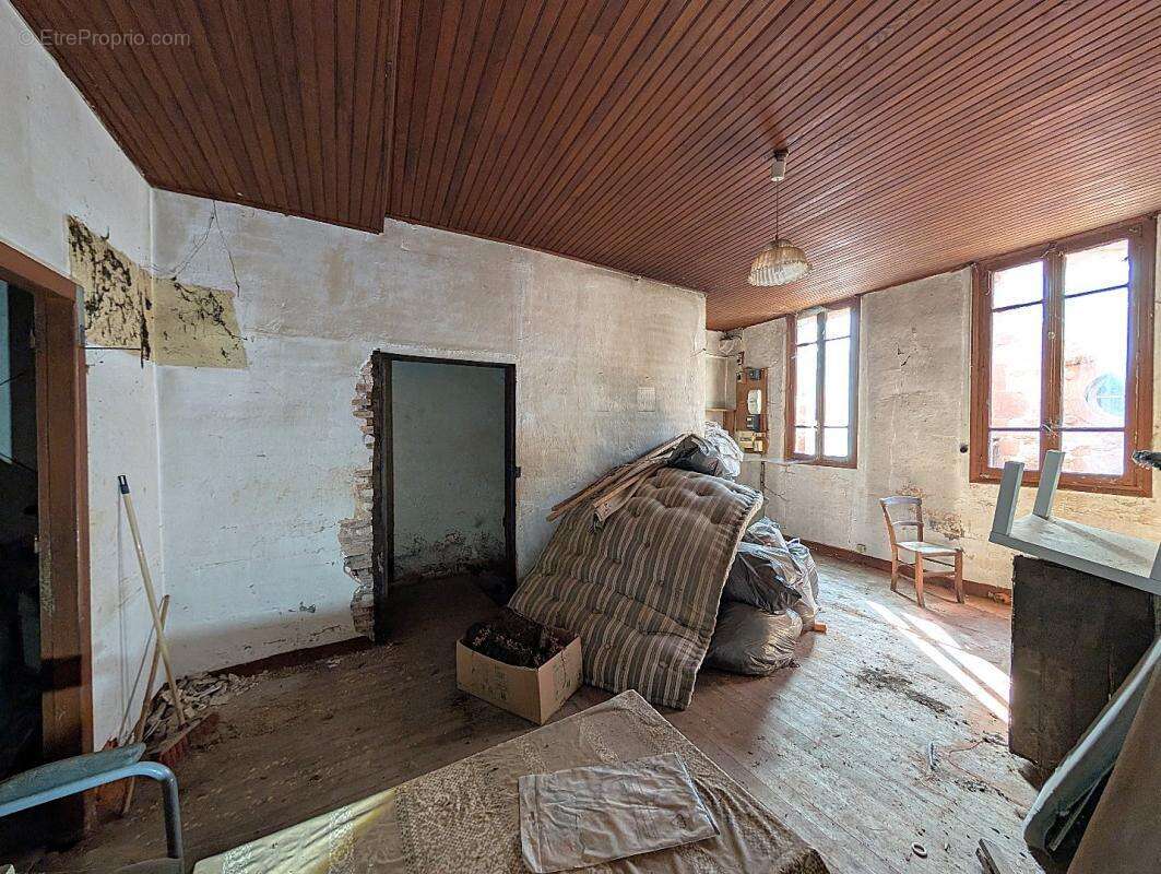 Maison à VILLECOMTAL