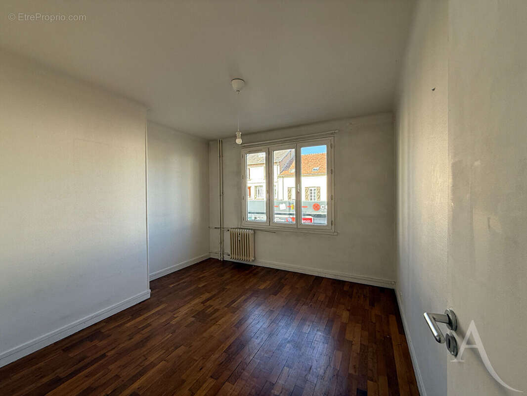 CAEN Appartement de trois pièces. - photo 5