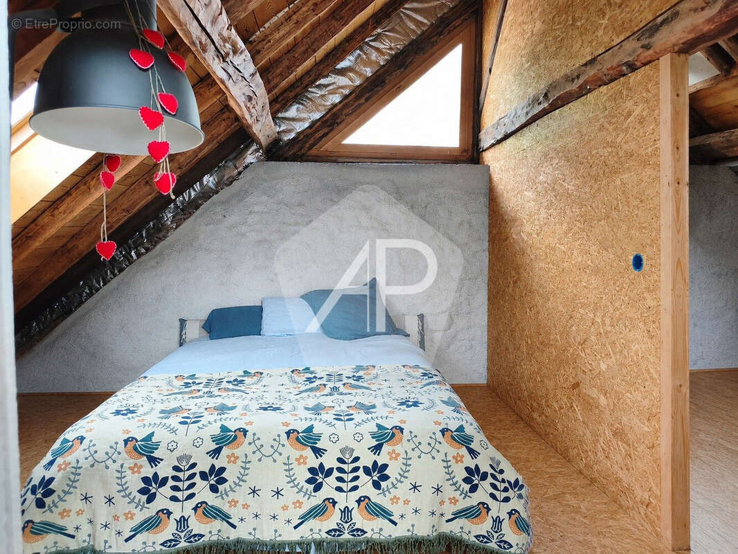Maison 194 m² à Puy-Saint-Pierre  - photo 7