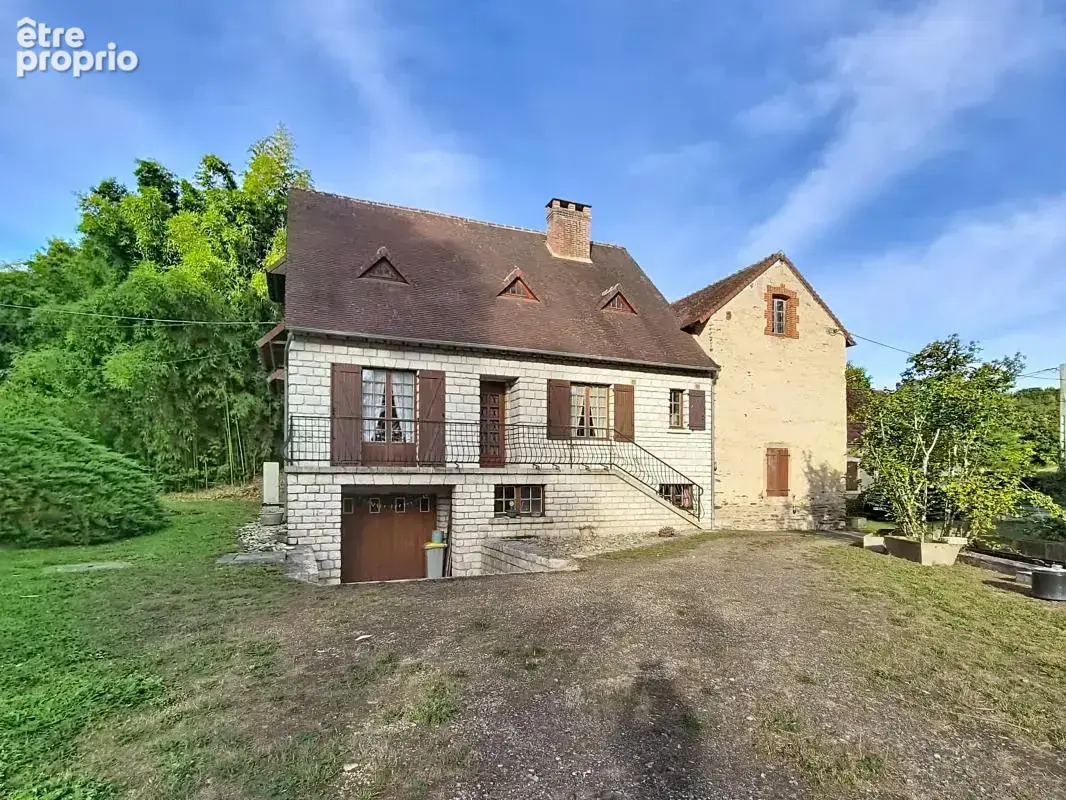 Maison à SAINT-DENIS-DE-JOUHET