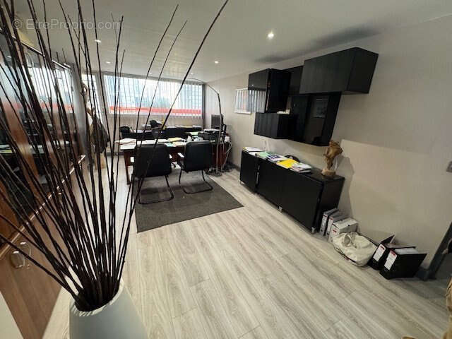 Commerce à MARSEILLE-6E