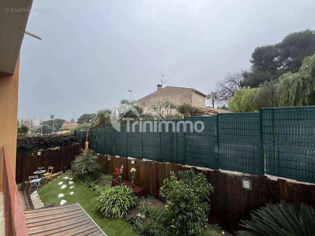 Appartement à SAINT-LAURENT-DU-VAR