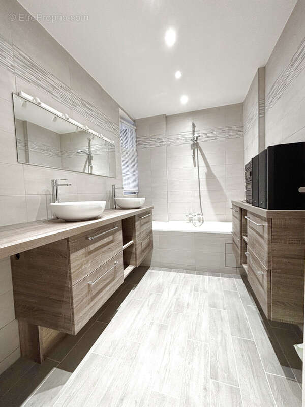 Appartement à ENGHIEN-LES-BAINS