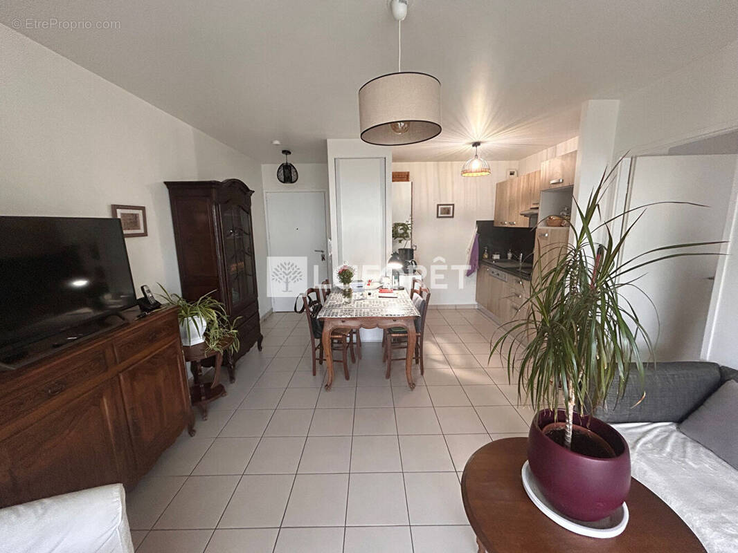 Appartement à EMERAINVILLE