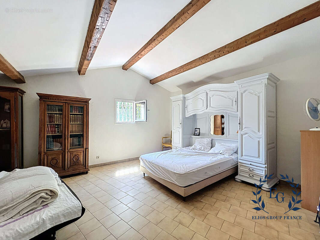 Maison à BESSE-SUR-ISSOLE