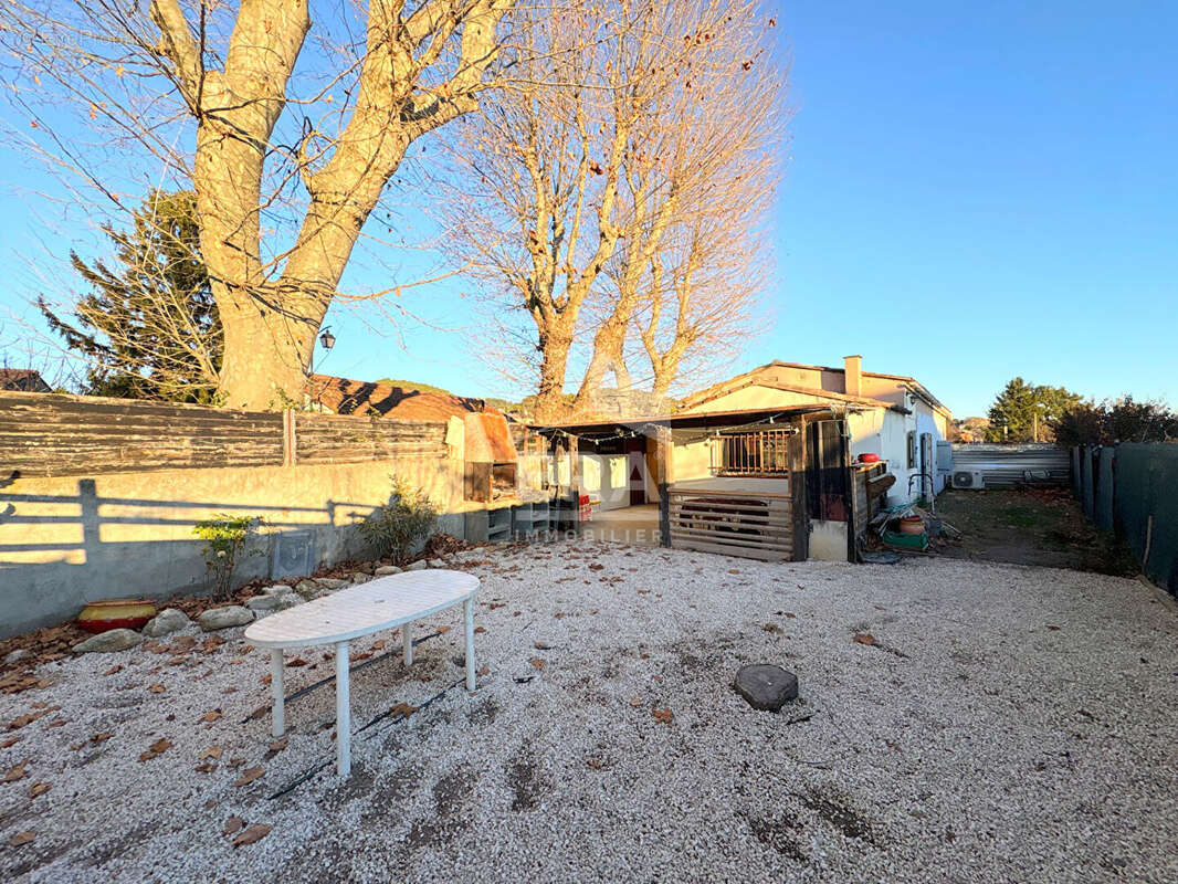 Maison à VILLELAURE