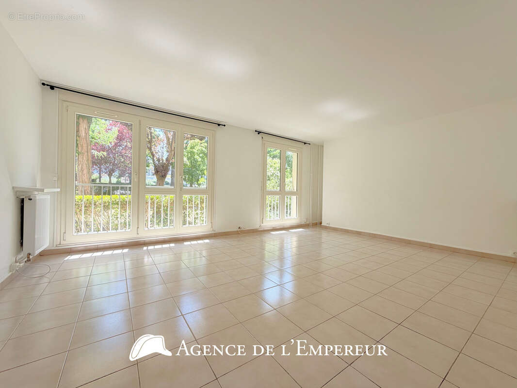 Appartement traversant 5 pièces - Rueil Buzenval - photo 2