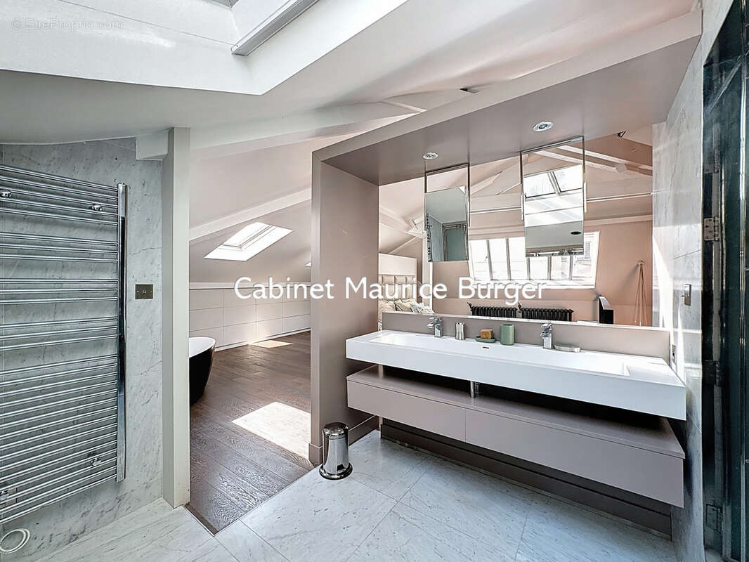 Appartement à PARIS-2E