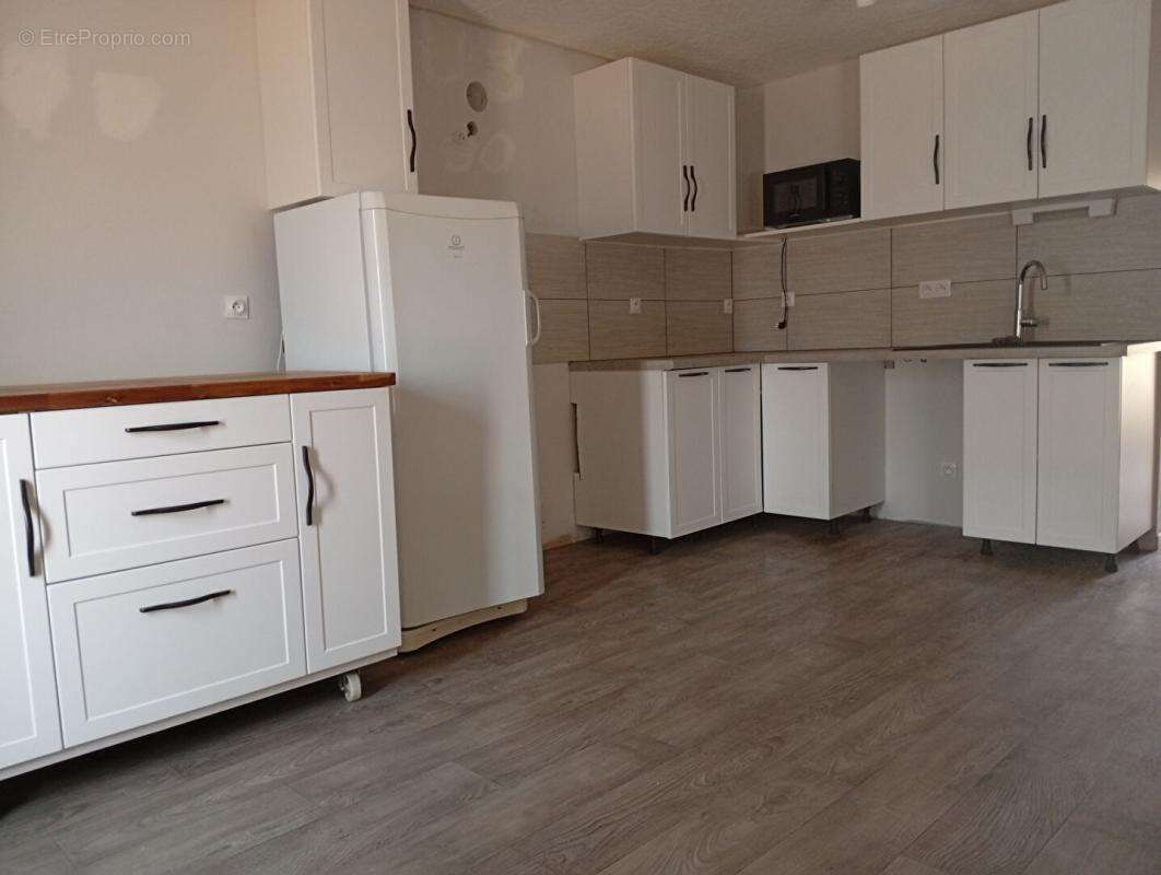 A vendre maison renovee rare / 37220 crouzille / 127m²/ dpe  c / 4 ch / spas fermer - photo 4