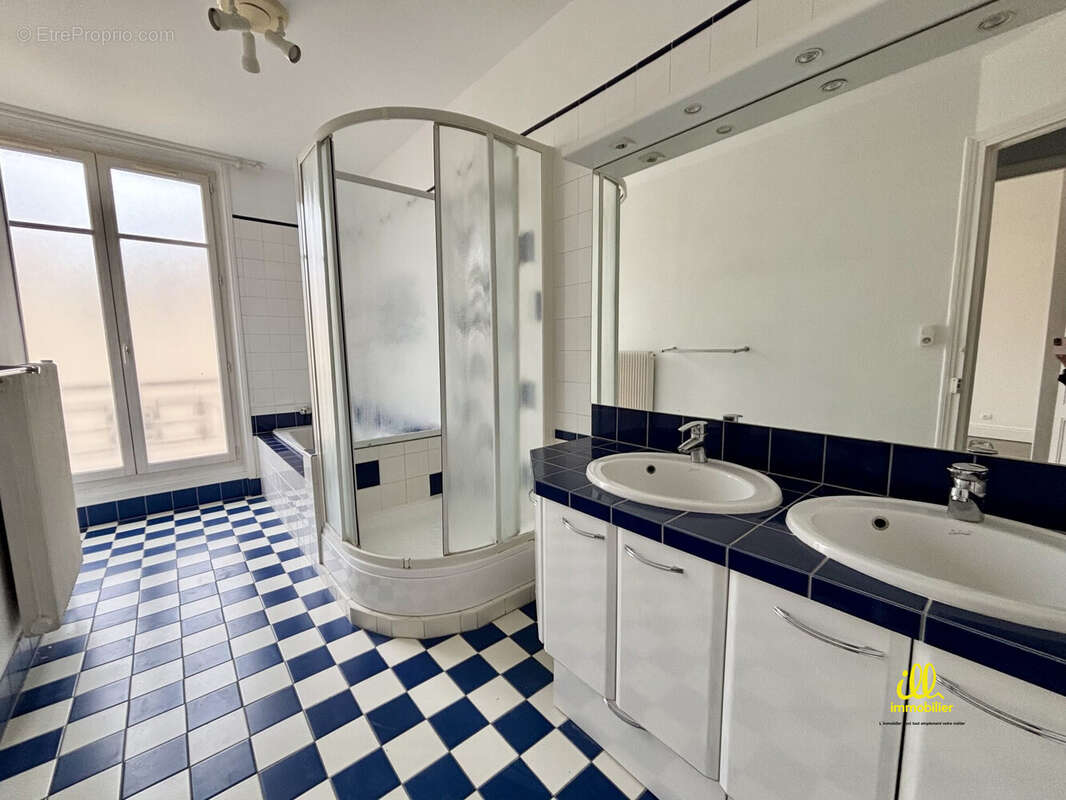 Appartement à CHARLEVILLE-MEZIERES