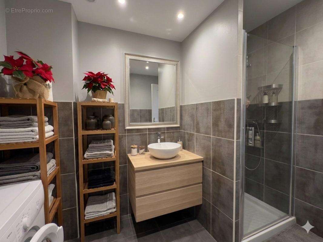 Appartement à MORESTEL