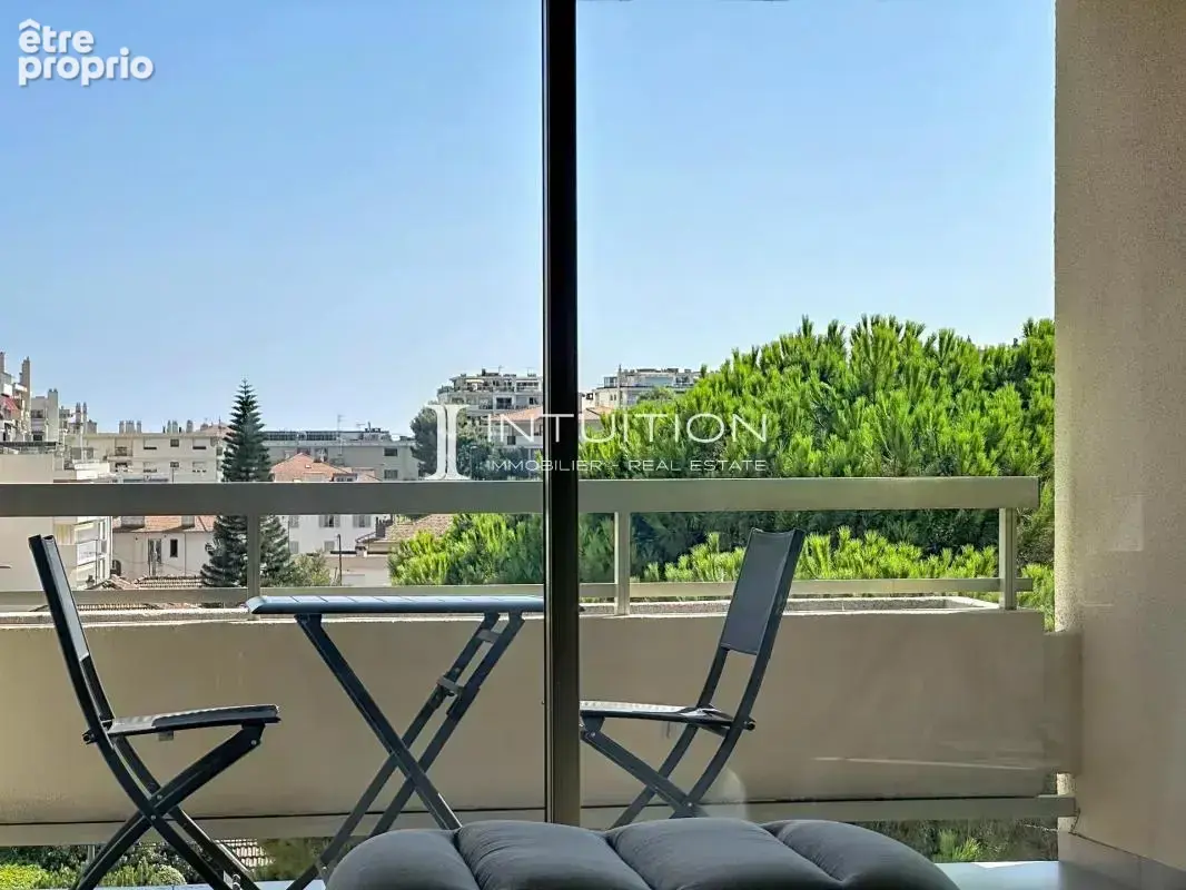 Cannes - Carnot : beau 3 pièces entièrement rénové, lumineux avec terrasse - photo 21