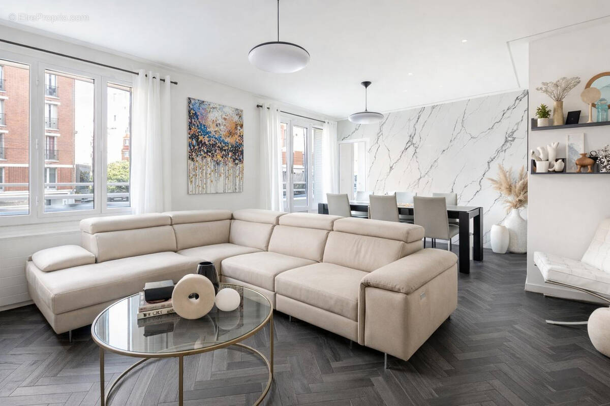 Appartement à PARIS-17E