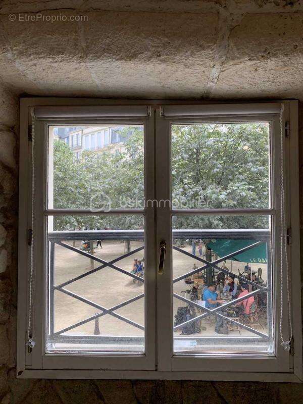 Commerce à PARIS-1E