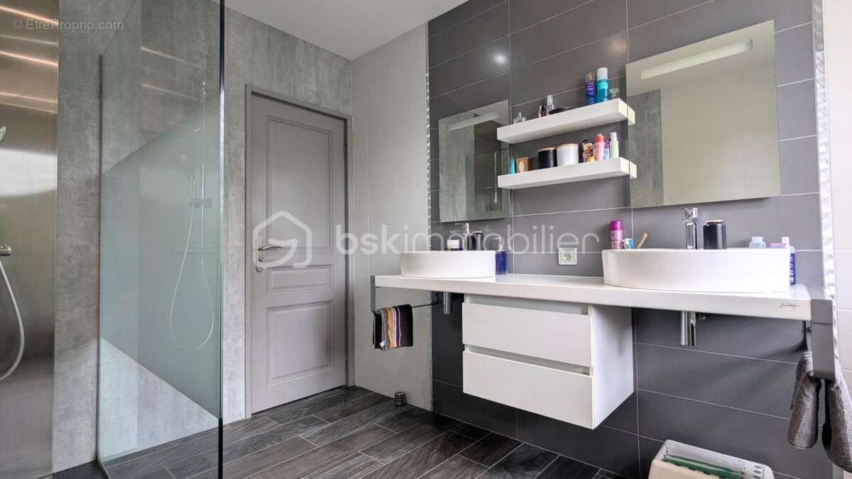 Maison à PUY-L&#039;EVEQUE