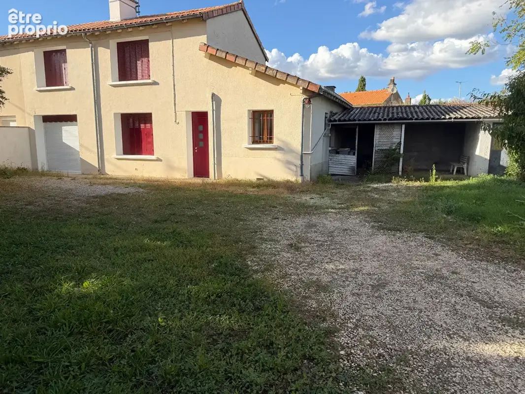 Photo Maison à Saint-Benoit au prix de 174 900€