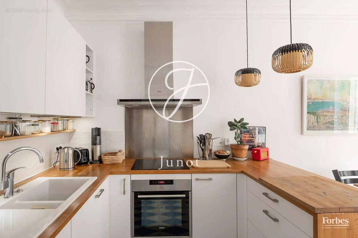 Appartement à PARIS-18E