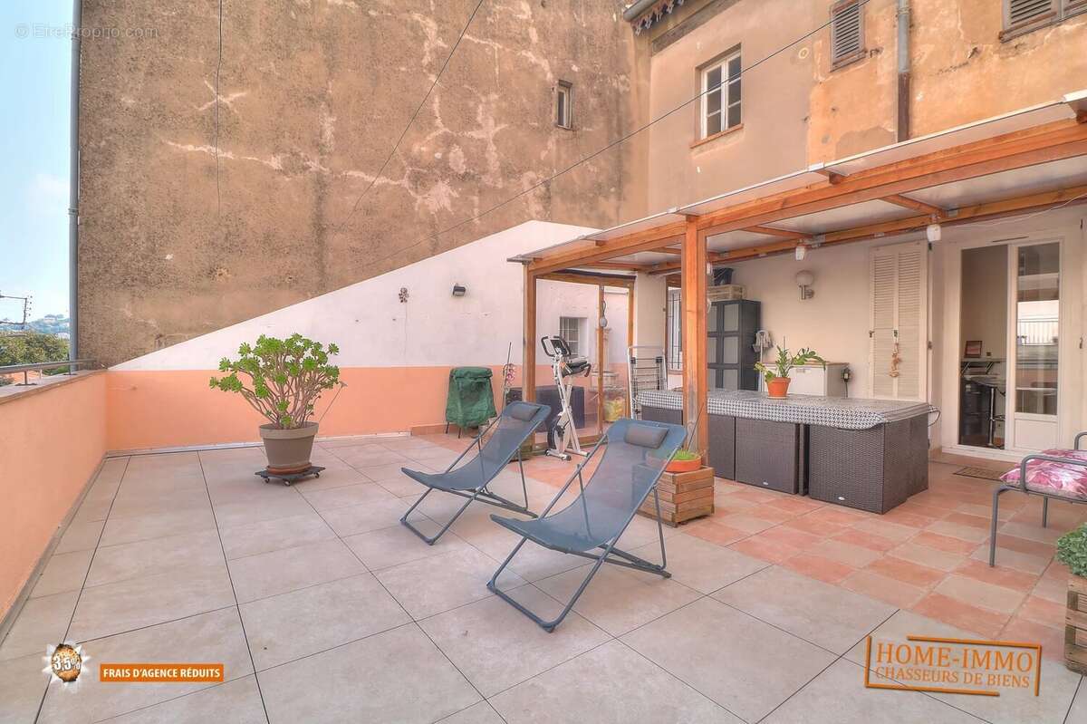 Appartement à VALLAURIS