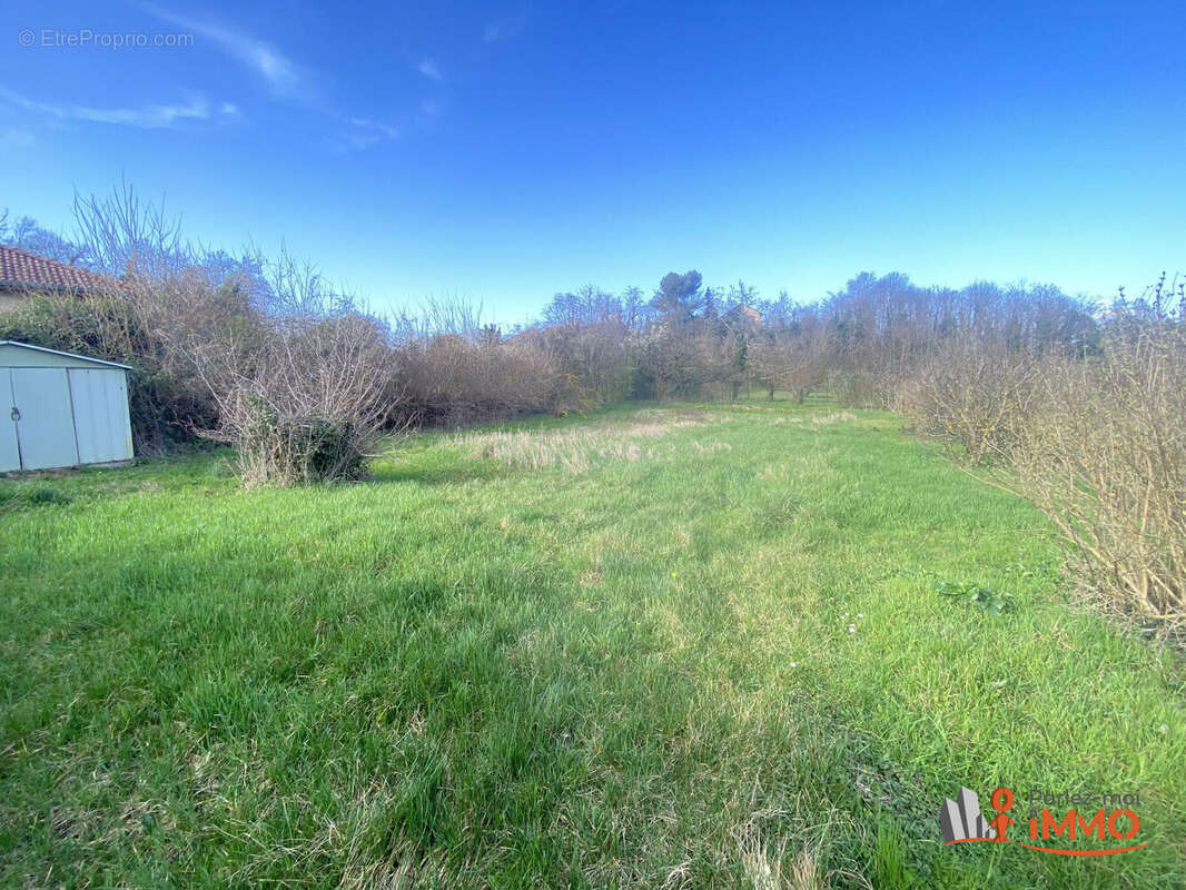 Terrain à VAULX-MILIEU