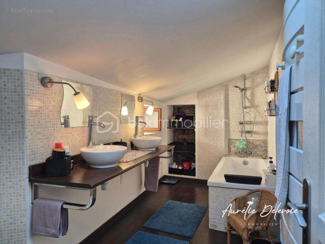 Maison à SAINT-NAZAIRE-DE-LADAREZ