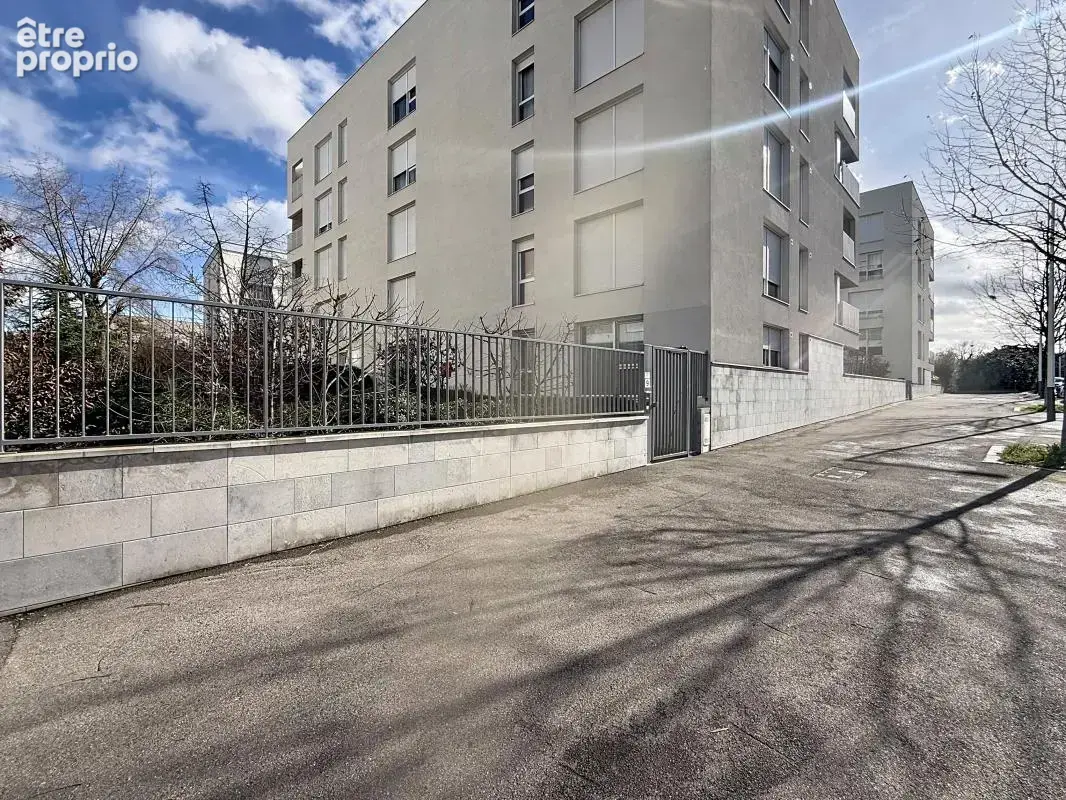 Appartement - rez de jardin - 1 Chambre - Terrasse et jardin privatif - Place de parking privative - photo 18