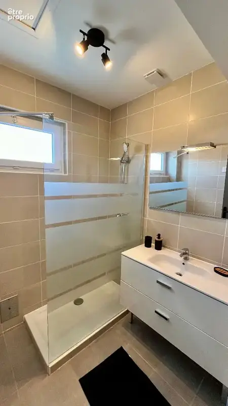 Appartement T4 rénové - Entre maison et appartement - Premier étage avec balcon & grand terrain privatif - photo 12