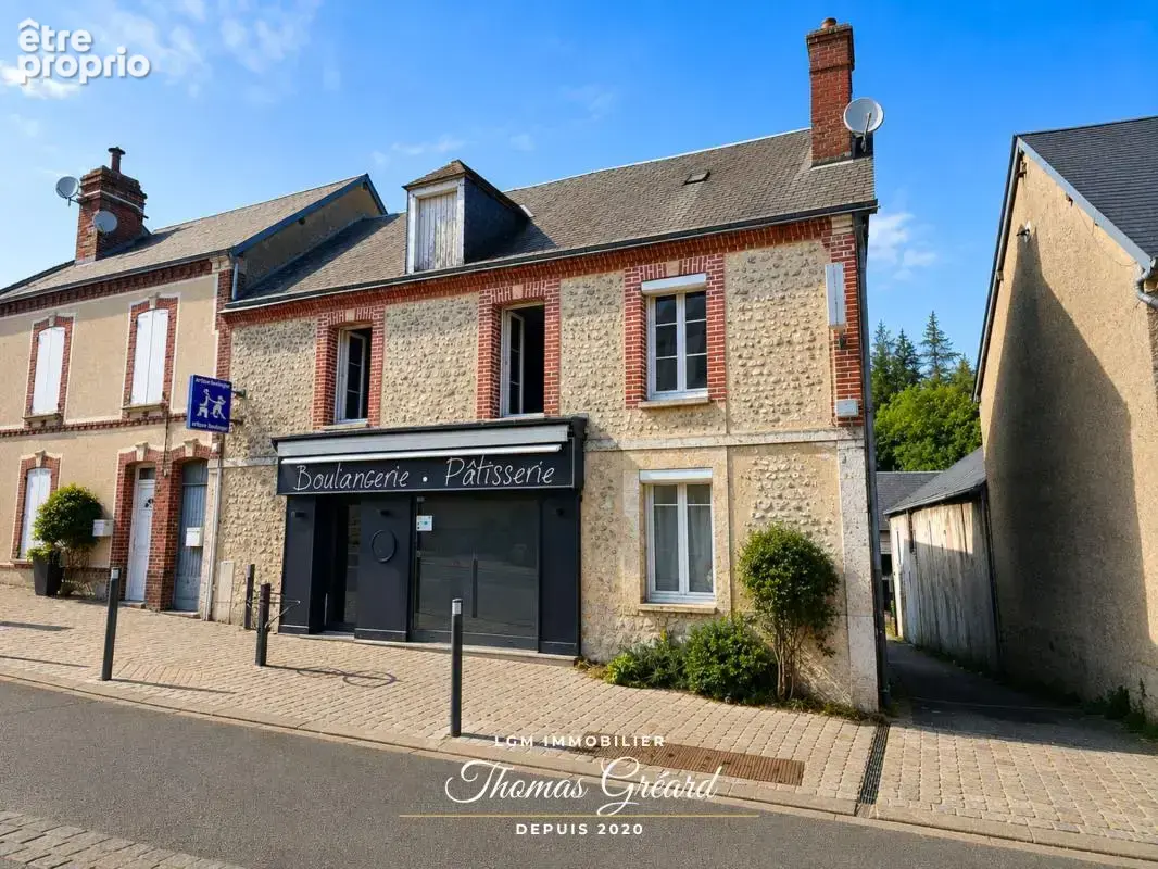 Local commercial avec habitation à Saint-Denis-Les-Ponts, 200m2 avec grange et jardin - photo 18