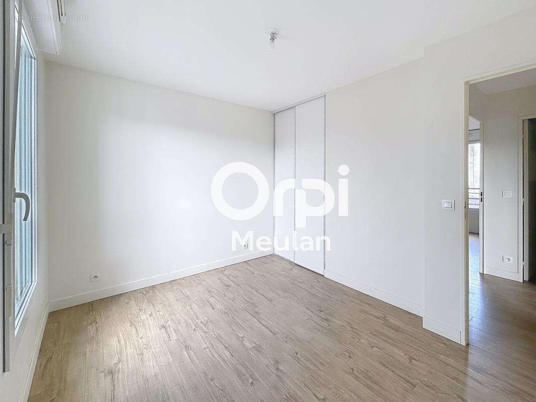 Appartement à LES MUREAUX
