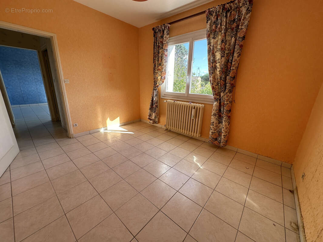 Maison à LA ROCHE-CHALAIS
