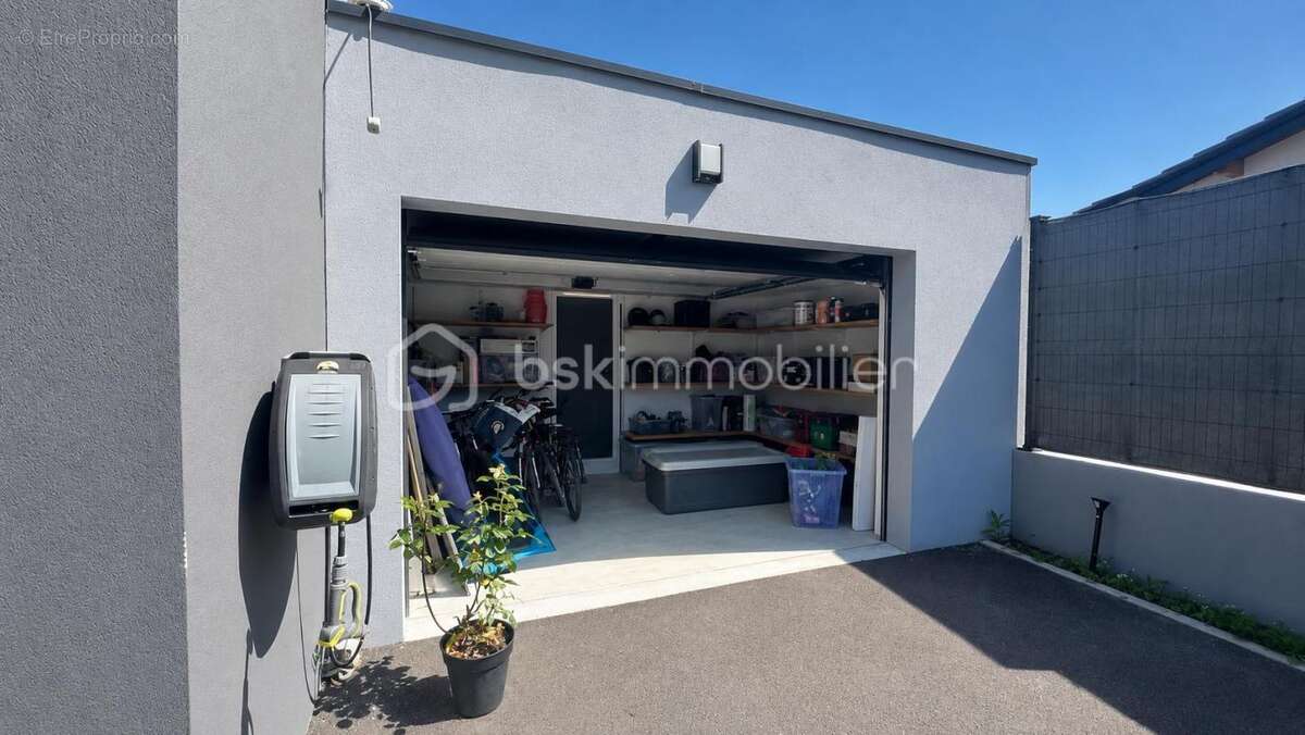 Maison à VAULNAVEYS-LE-HAUT