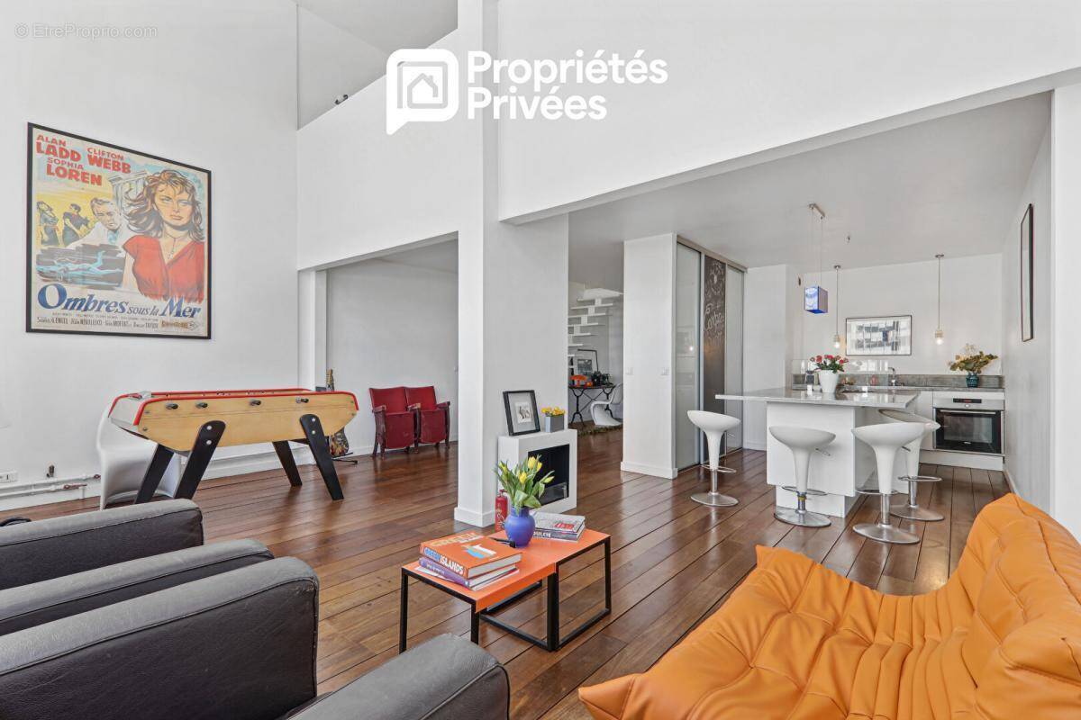 Appartement à COURBEVOIE