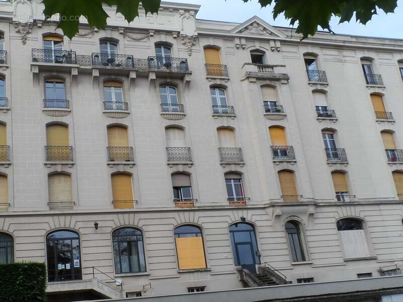 Appartement à NERIS-LES-BAINS